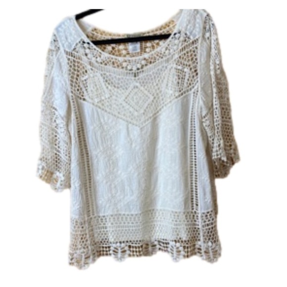Democracy Tops - Boho , cream fully lined tunic style shirt. Democracy, size medium.